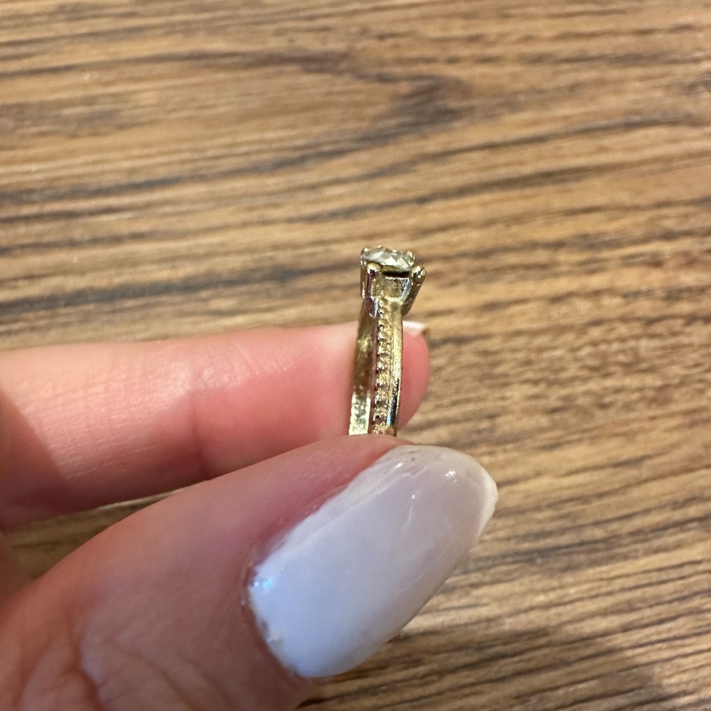 Gold ring - Picture 5 of 5